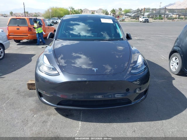 7SAYGAEE7RF119884 Tesla Model Y
