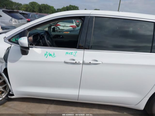2C4RC1CG5PR613387 Chrysler Voyager Lx