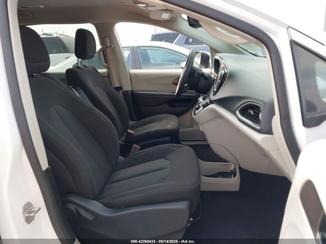 2C4RC1CG5PR613387 Chrysler Voyager Lx
