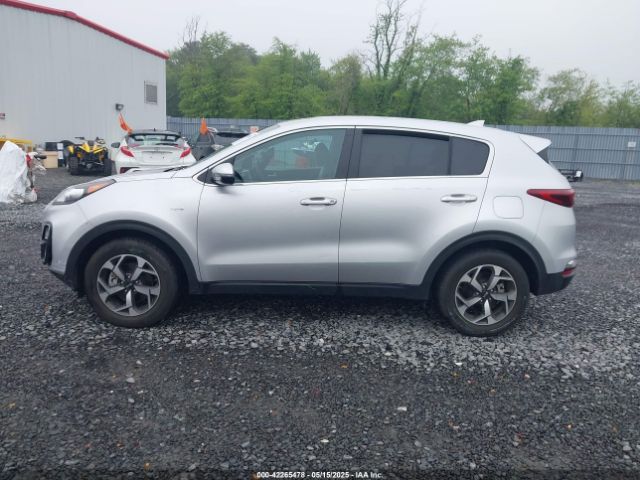 KNDPMCAC8M7915382 KIA Sportage Lx