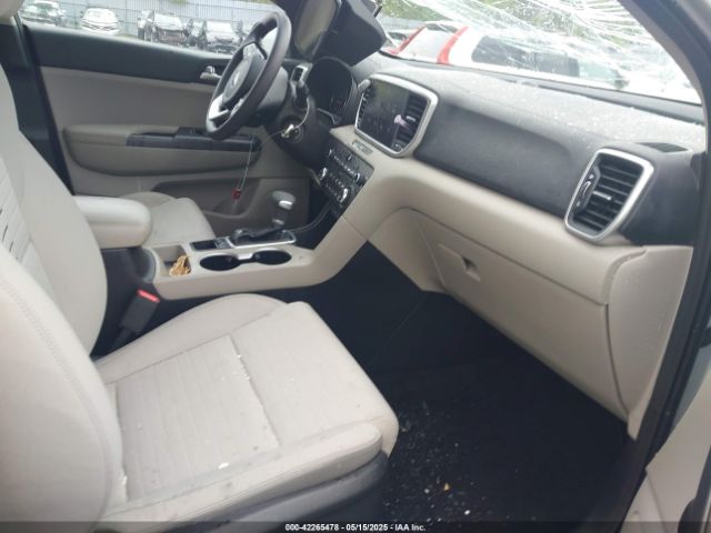 KNDPMCAC8M7915382 KIA Sportage Lx