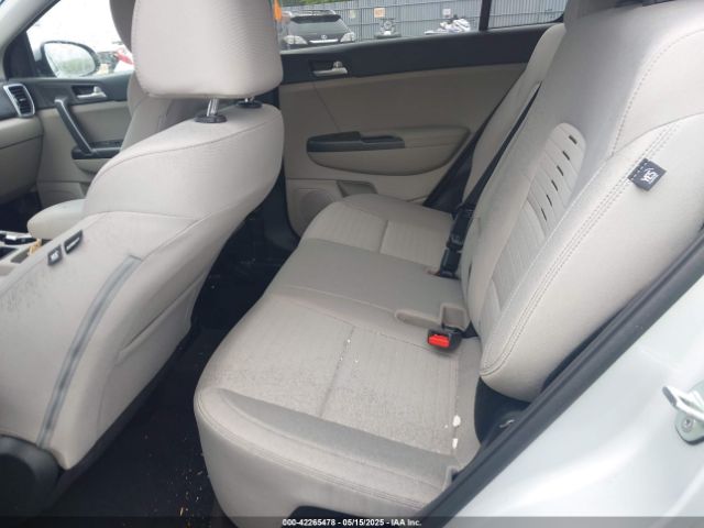 KNDPMCAC8M7915382 KIA Sportage Lx