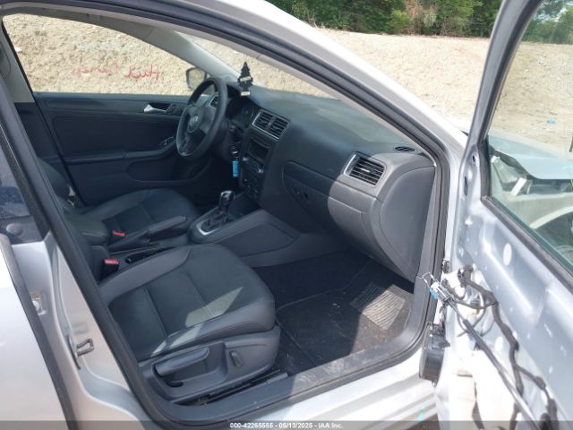 3VWD17AJXEM295138 Volkswagen Jetta 1.8t Se