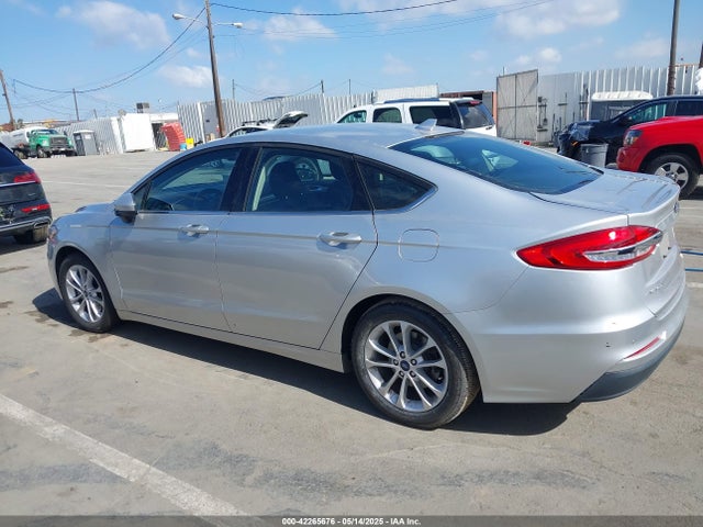 3FA6P0HD2KR252581 Ford FUSION SE