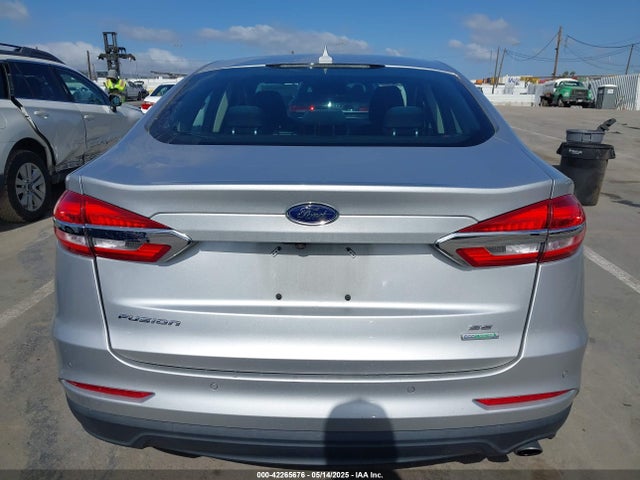 3FA6P0HD2KR252581 Ford FUSION SE