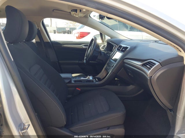 3FA6P0HD2KR252581 Ford FUSION SE