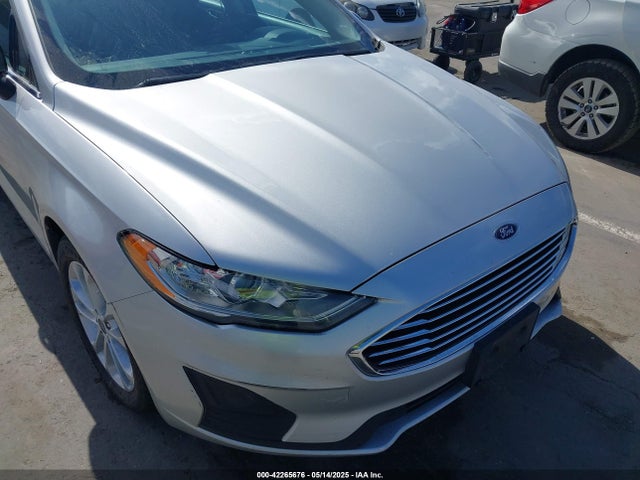 3FA6P0HD2KR252581 Ford FUSION SE