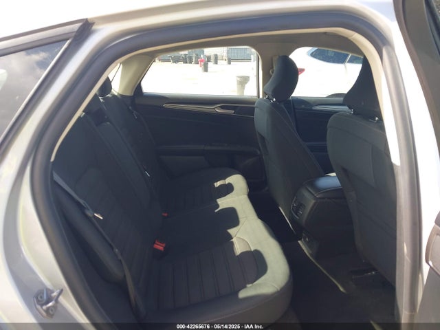 3FA6P0HD2KR252581 Ford FUSION SE