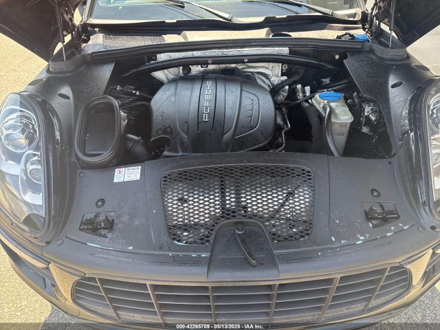 2017 PORSCHE MACAN WP1AA2A58HLB80795 Photo 9