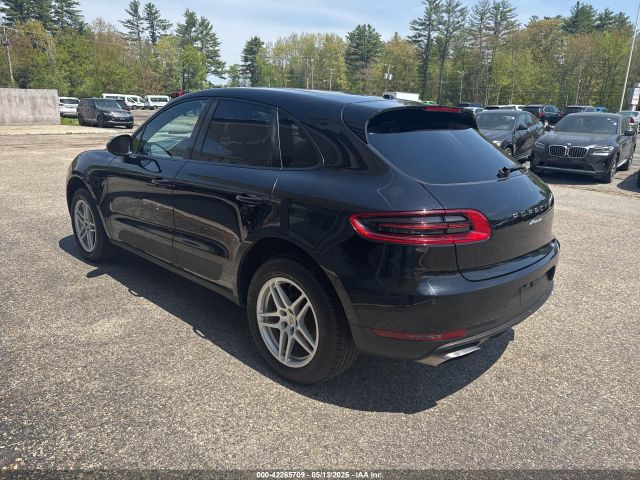 2017 PORSCHE MACAN WP1AA2A58HLB80795 Photo 2
