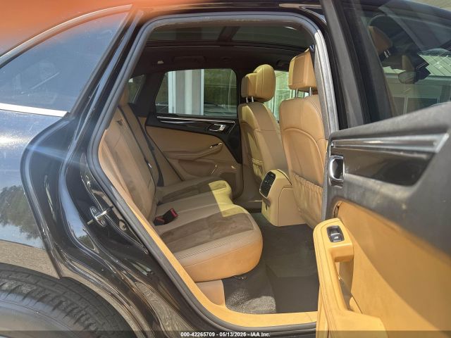 2017 PORSCHE MACAN WP1AA2A58HLB80795 Photo 7