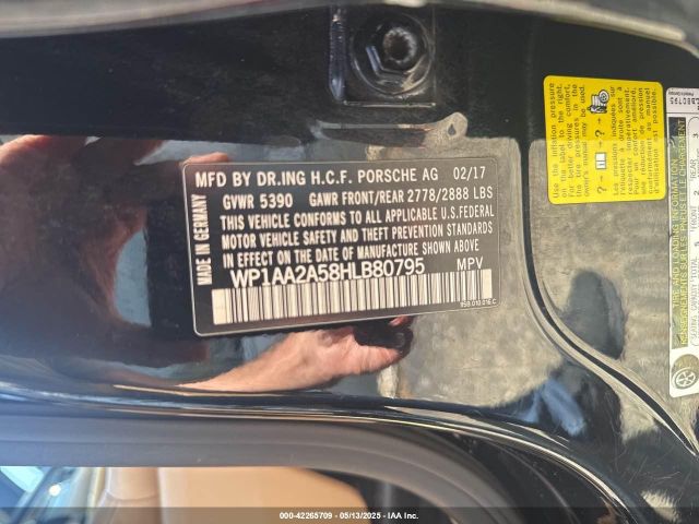2017 PORSCHE MACAN WP1AA2A58HLB80795 Photo 8