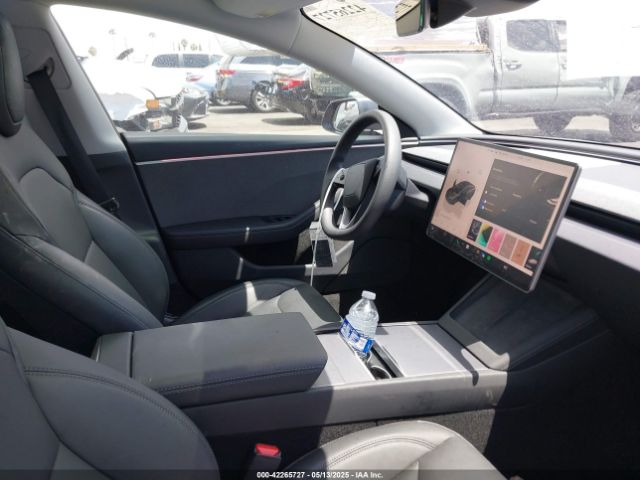 2025 TESLA MODEL 3 5YJ3E1EA5SF915047 Photo 4