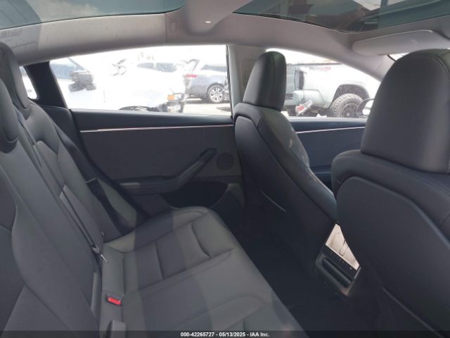 2025 TESLA MODEL 3 5YJ3E1EA5SF915047 Photo 7