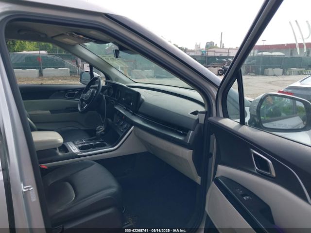 2022 KIA CARNIVAL MPV KNDNB4H3XN6107681 Photo 4