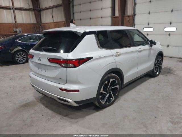 2022 MITSUBISHI OUTLANDER JA4J3UA84NZ062456 Photo 3