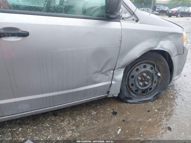 2C4RDGBG0KR585976 Dodge Grand Caravan Se