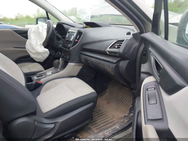 2019 SUBARU FORESTER JF2SKACC0KH524625 Photo 4
