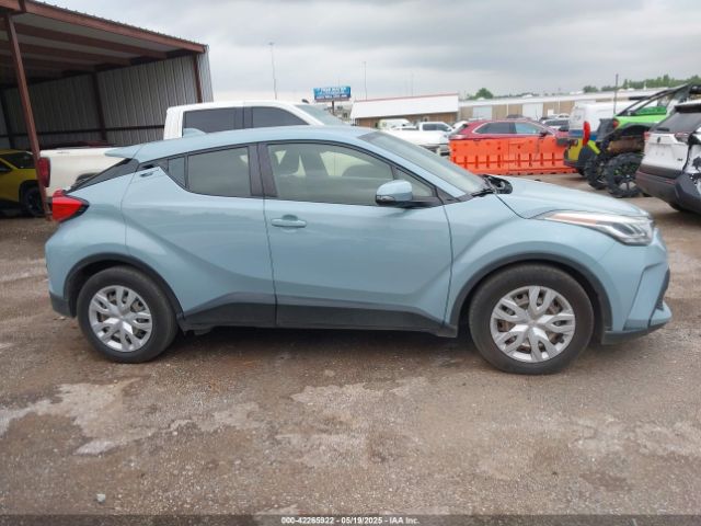 JTNKHMBX2L1073111 Toyota C-HR LE