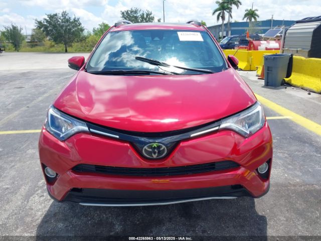 2T3WFREVXHW318359 Toyota Rav4 Xle