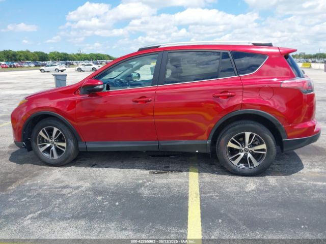 2T3WFREVXHW318359 Toyota Rav4 Xle