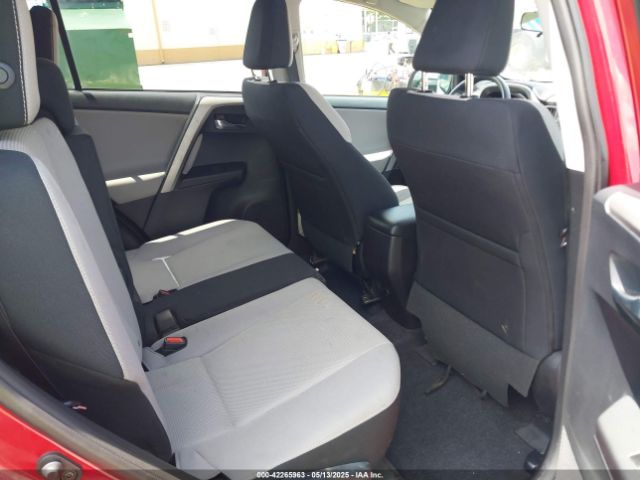 2T3WFREVXHW318359 Toyota Rav4 Xle
