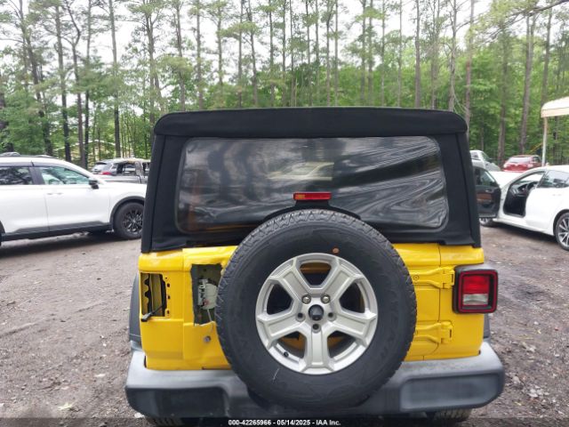 1C4HJXDNXKW565788 Jeep Wrangler Unlimited Sport S 4x4