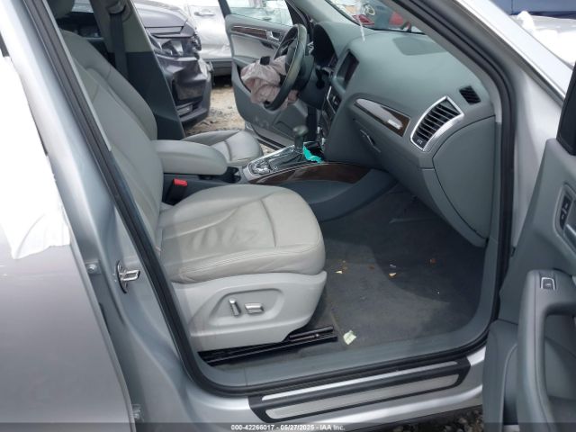 WA1LFAFP2EA108413 Audi Q5 2.0t Premium