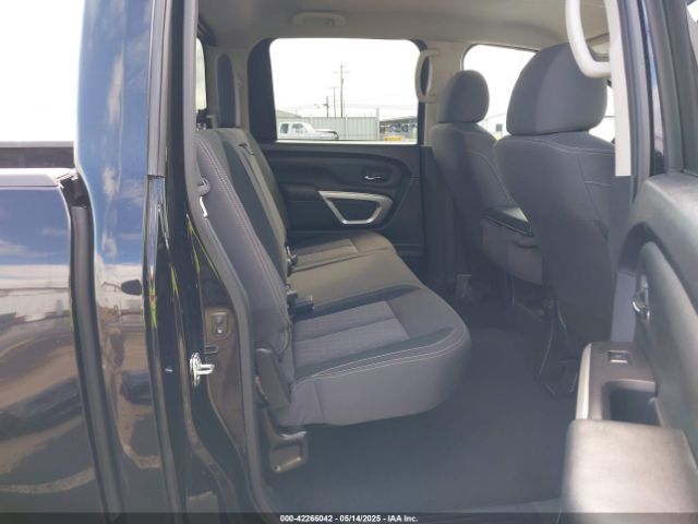 1N6AA1EC7NN104017 Nissan Titan Sv 4x4