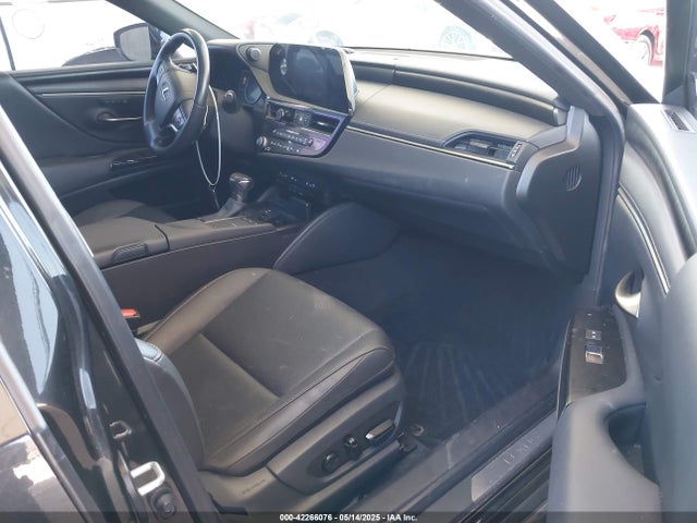 Lexus a25a-fxs, 3nm 2022 58ADA1C16NU025224 Image 5