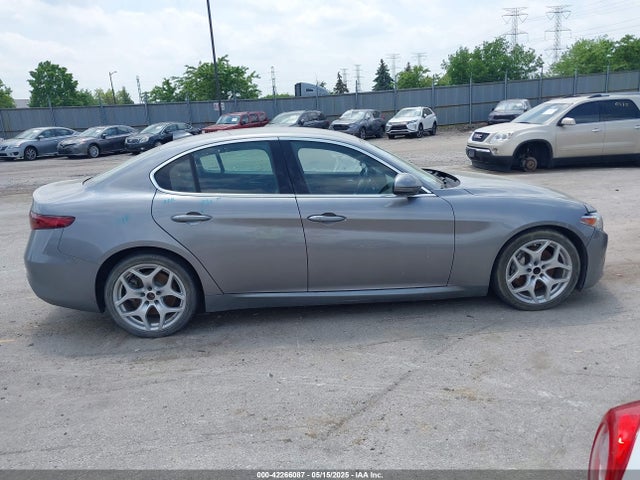 42266087 :رقم المزاد ، ZARFAECNXJ7589715 vin ، 2018 Alfa Romeo Giulia Ti Rwd مزاد بيع