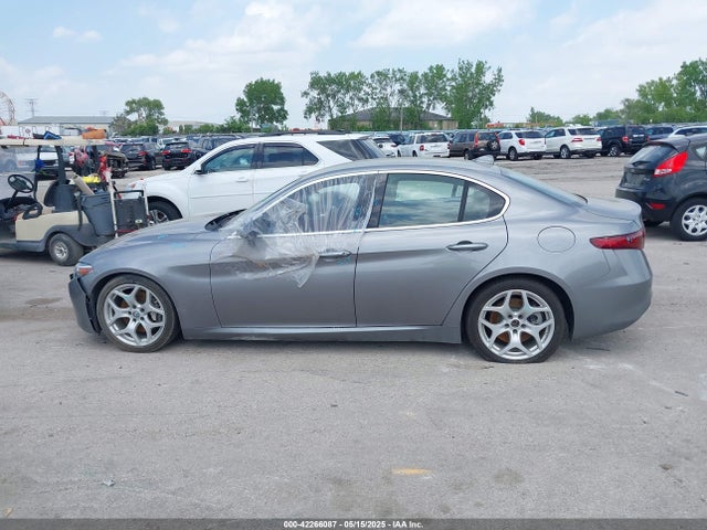 42266087 :رقم المزاد ، ZARFAECNXJ7589715 vin ، 2018 Alfa Romeo Giulia Ti Rwd مزاد بيع
