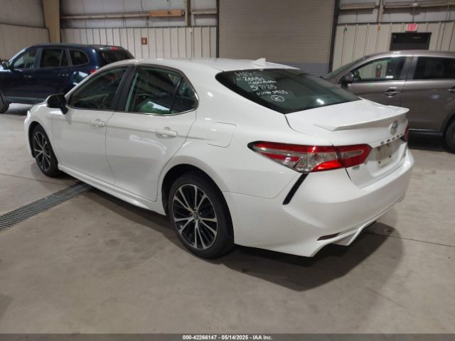 2020 TOYOTA CAMRY 4T1G11AK6LU873925 Photo 2