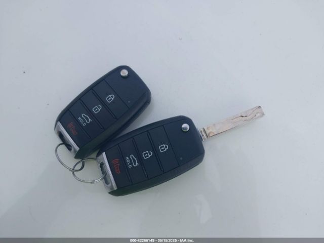5XXGT4L32HG161091 KIA Optima Lx