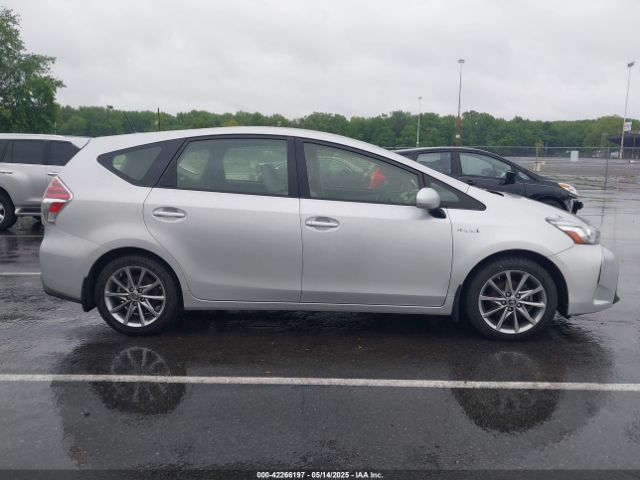 JTDZN3EU0FJ015719 Toyota Prius V Five