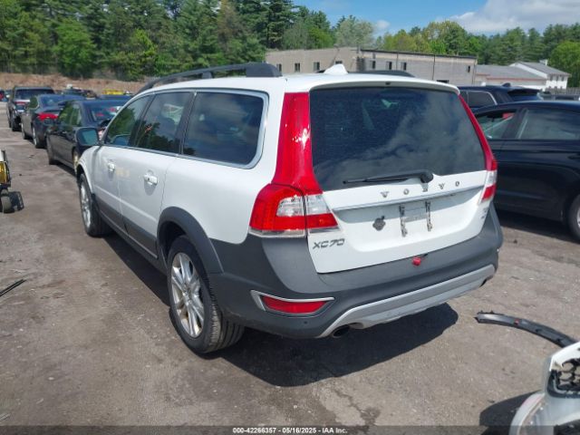 2016 VOLVO XC70 YV4612NK9G1270844 Photo 2