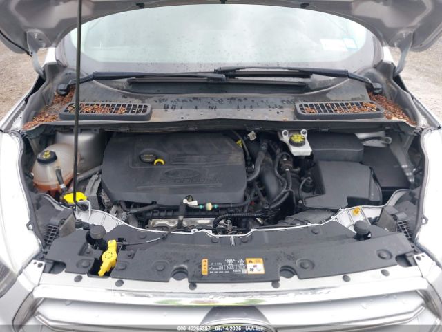 1FMCU9GD4HUD63660 Ford ESCAPE SE