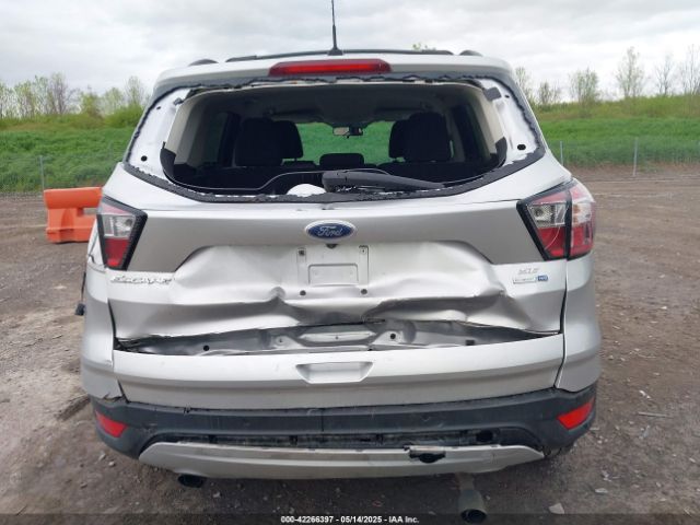 1FMCU9GD4HUD63660 Ford ESCAPE SE