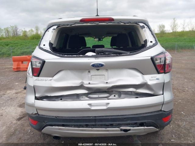 1FMCU9GD4HUD63660 Ford ESCAPE SE