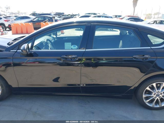 3FA6P0H70HR284299 Ford FUSION SE