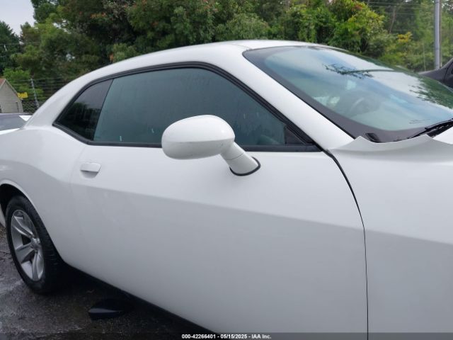 2C3CDZAG7KH670018 Dodge Challenger Sxt