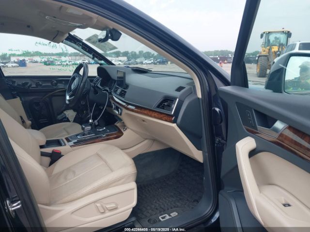 WA1ANAFY0J2035243 Audi Q5 2.0t Premium/2.0t Tech Premium