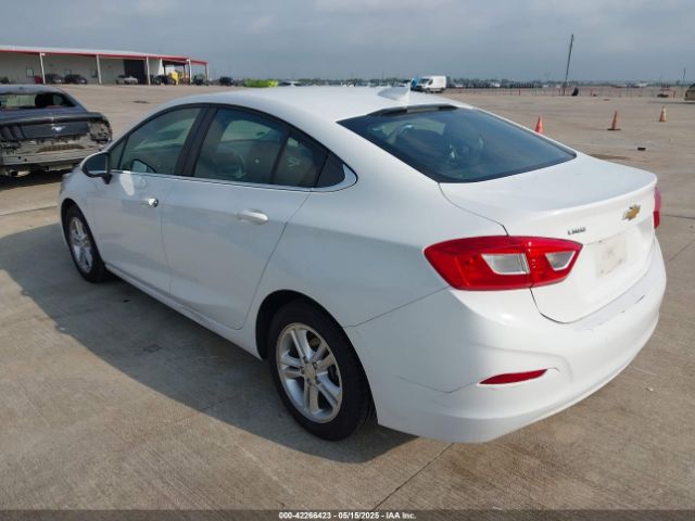 2017 CHEVROLET CRUZE 1G1BE5SM4H7204688 Photo 2
