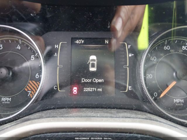 1C4PJLCB7FW737356 Jeep Cherokee Latitude