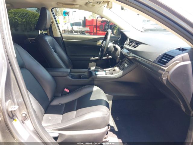 JTHKD5BH9F2215210 Lexus CT 200H