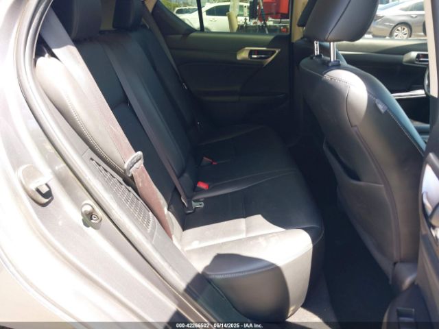 JTHKD5BH9F2215210 Lexus CT 200H