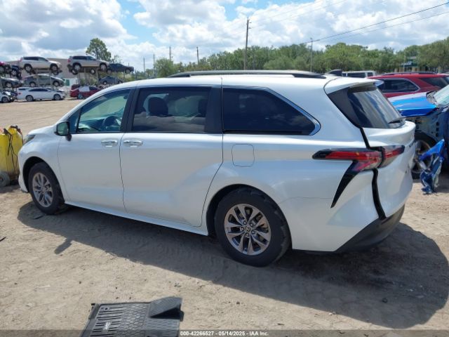 5TDYRKECXNS074912 Toyota SIENNA XLE