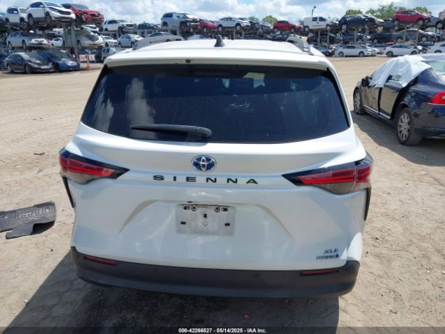 5TDYRKECXNS074912 Toyota SIENNA XLE