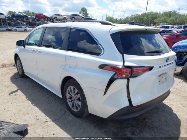 5TDYRKECXNS074912 Toyota SIENNA XLE