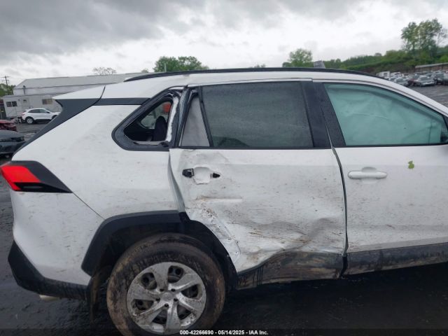 2T3G1RFV2KC017563 Toyota RAV4 LE